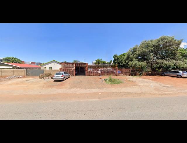 150M² WORKSHOP FOR SALE IN RUSTENBURG CENTRAL